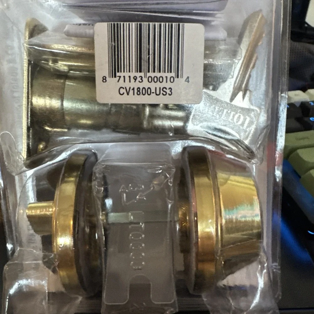 Toledo Single Cylinder Deadbolt Polished Brass new in package..7‎